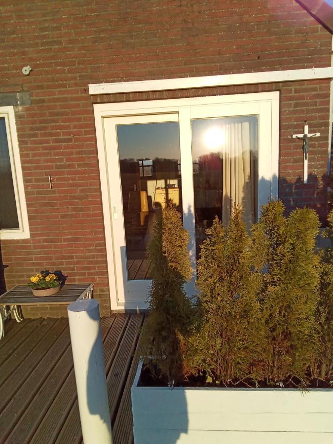 De Indiaan Bed & Breakfast Noord-Scharwoude Bagian luar foto