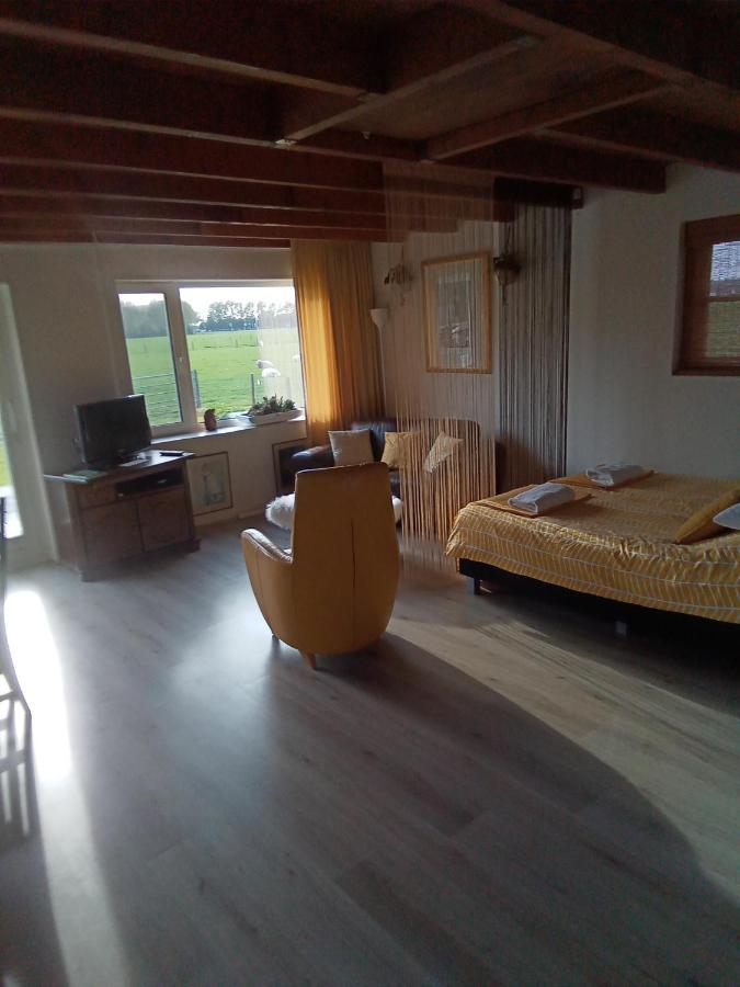 De Indiaan Bed & Breakfast Noord-Scharwoude Bagian luar foto