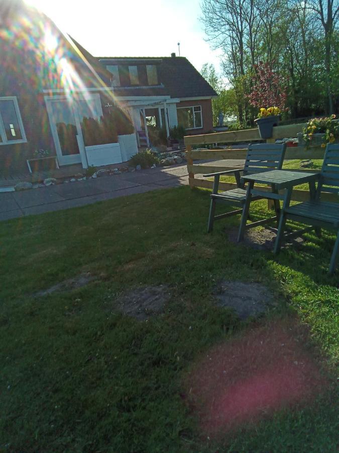 De Indiaan Bed & Breakfast Noord-Scharwoude Bagian luar foto